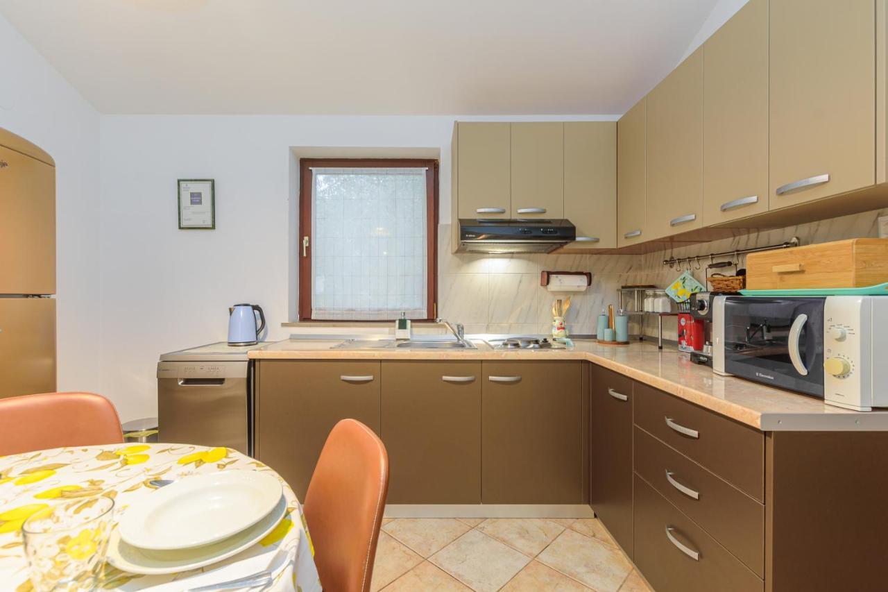 Apartment Greta Premantura Extérieur photo
